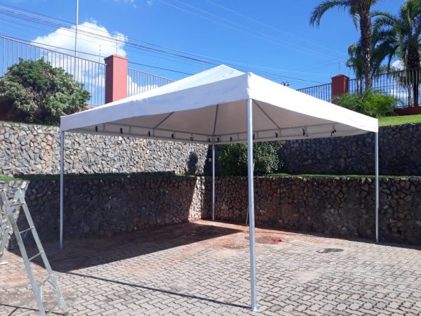 Tenda piramidal 3x3 montada